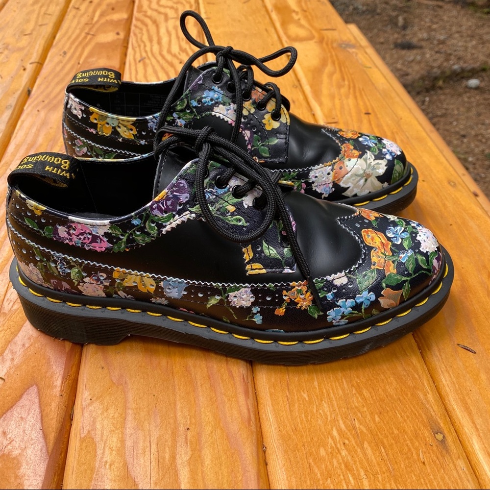 Dr. Martens shoes 👞 size 7